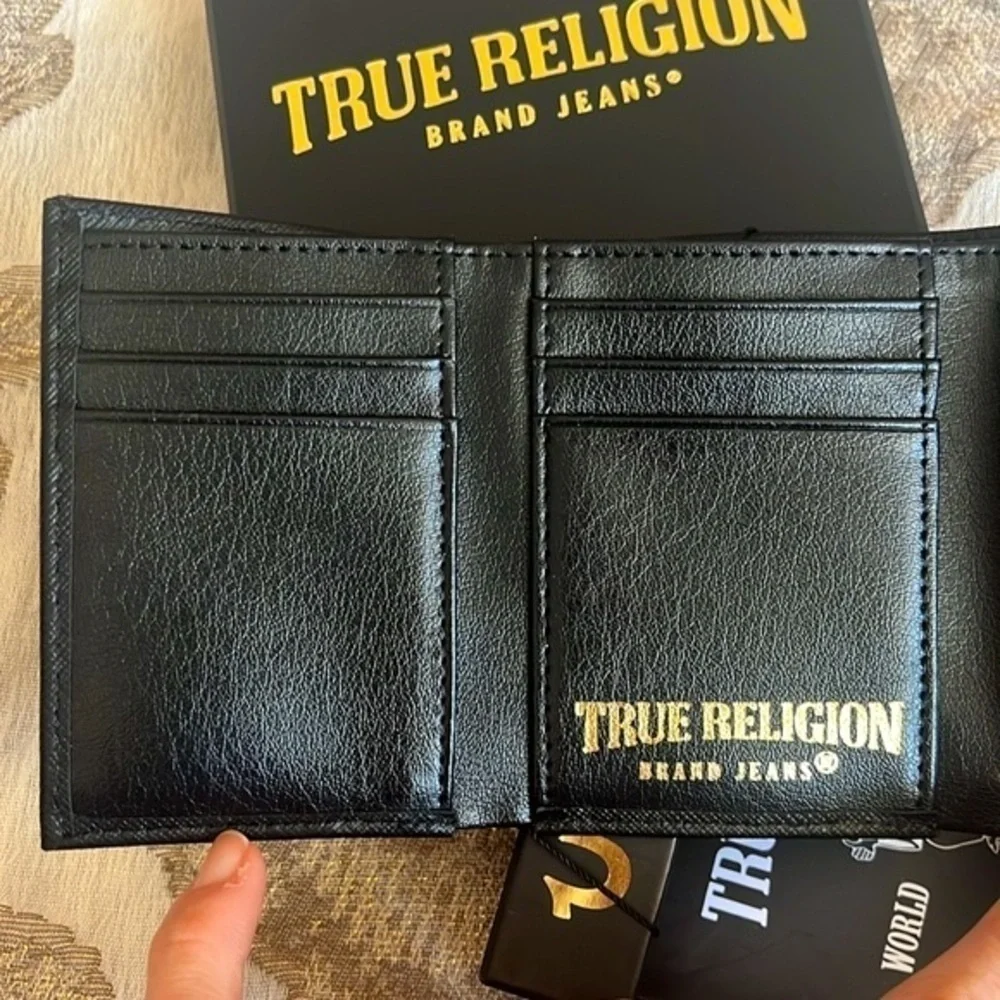 Brand New True Religion Genuine Leather Black/Gold Trifold Pria Wallet RFID